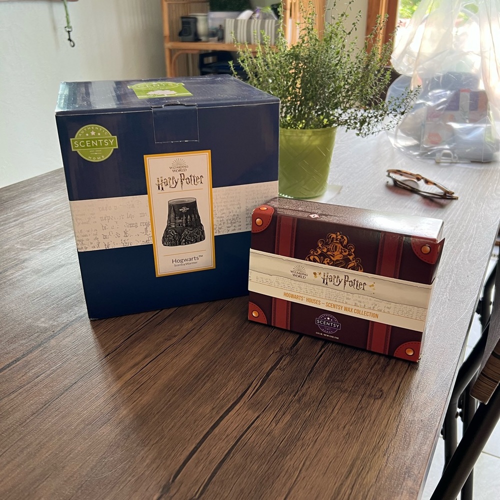 Harry Potter Hogwarts warmer with wax set